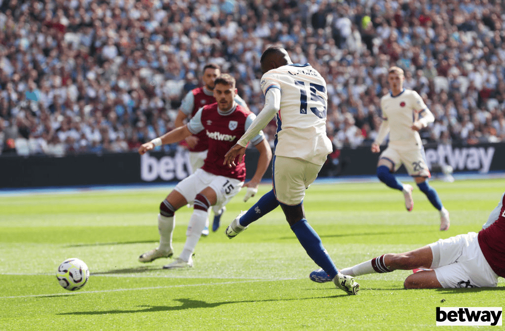 瑞士完胜切尔西，伊布状态火热