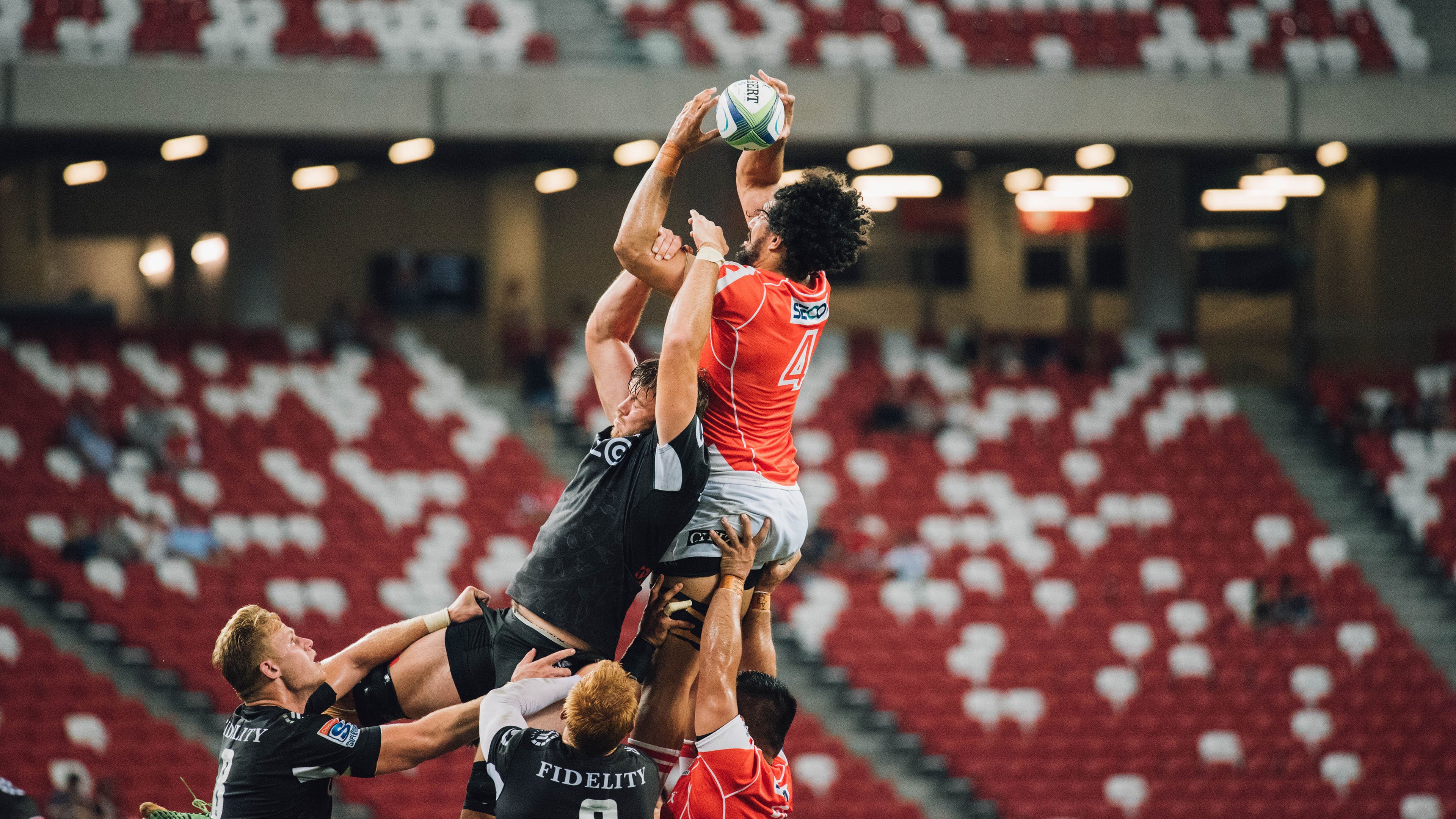 双星映照,从活塞铁血防守到克莱致命三分,接管比赛的艺术从未改变