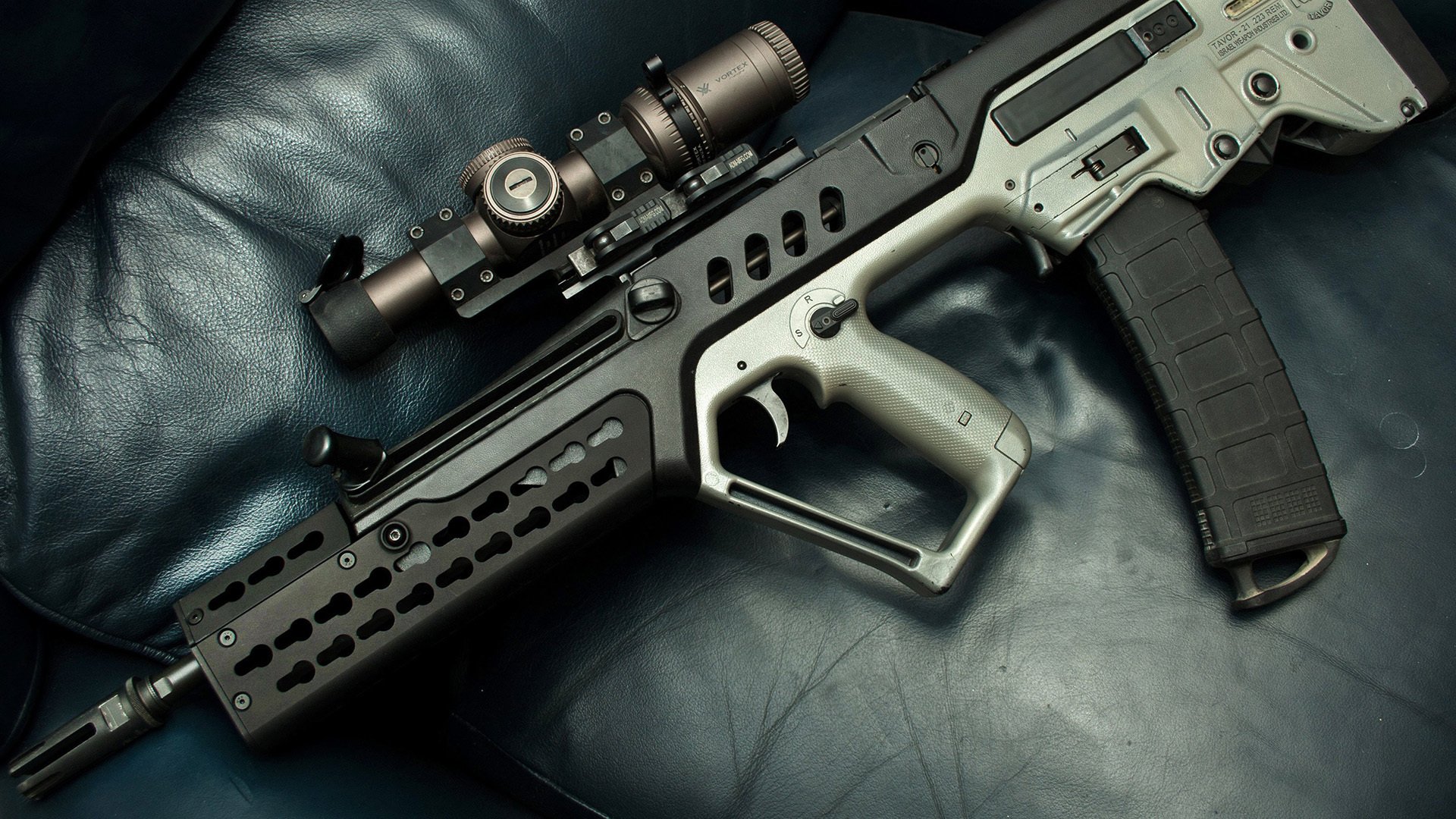 开云体育-浓眉之下，众生屏息，欧冠半决赛之夜，一道横眉改写欧洲足坛叙事