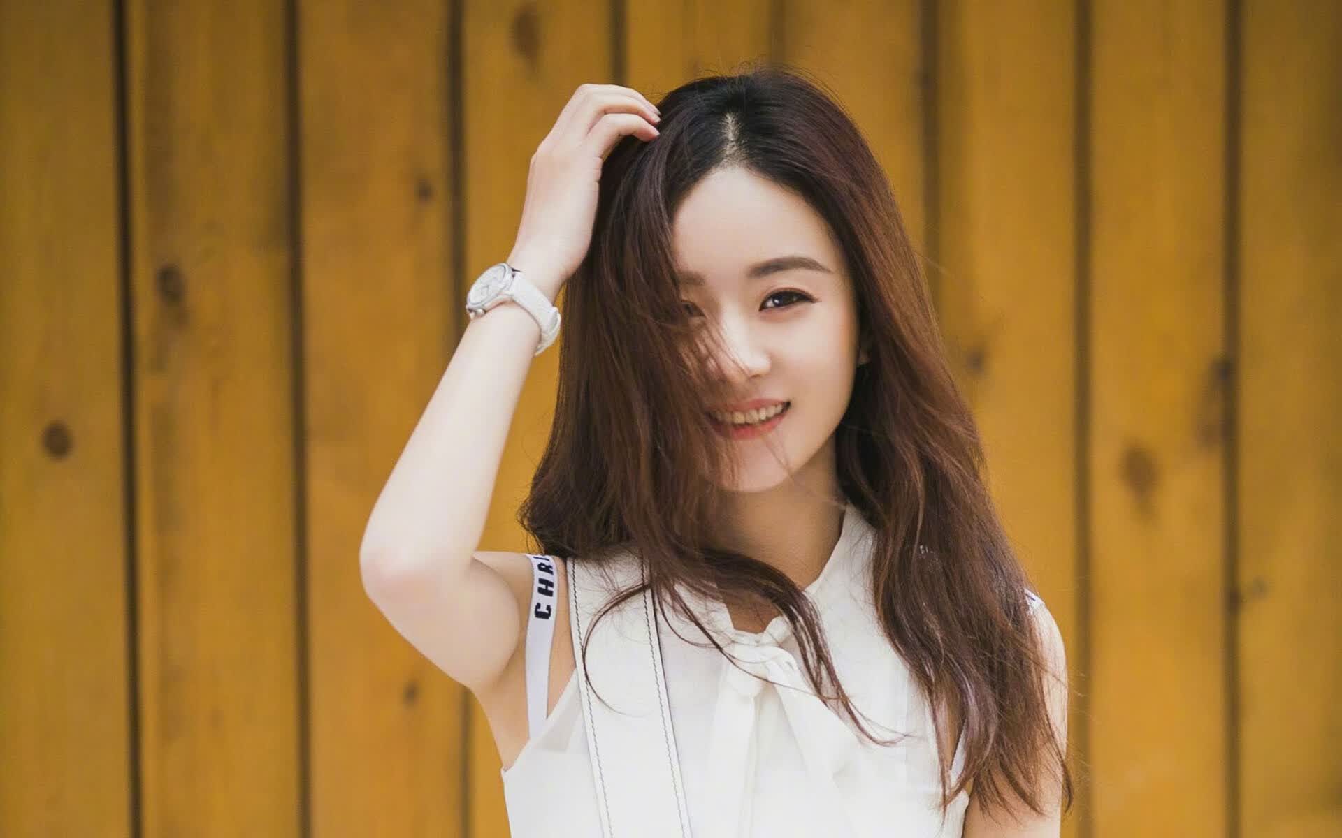 非常有张力。关键词匈牙利大胜芬兰与萨卡完成致命一击本身就蕴含着一种看似矛盾、实则极具戏剧性的唯一性—英格兰的球星如何决定一场本与他无关的东欧对决?这正是文章的核心